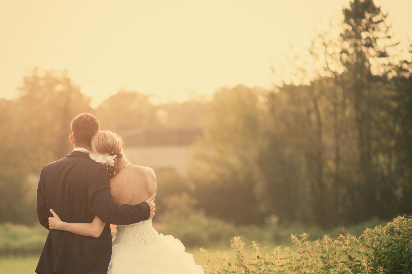 Natural Romantic Wedding Moments