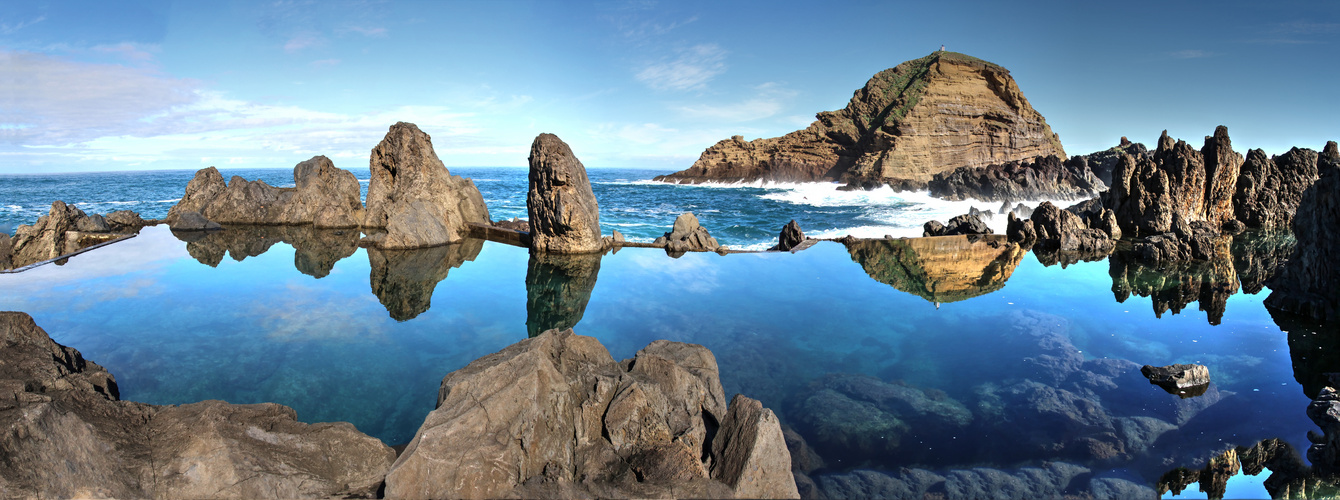 NATURAL SWIMMINGPOOL  IN Porto Moniz, MADEIRA