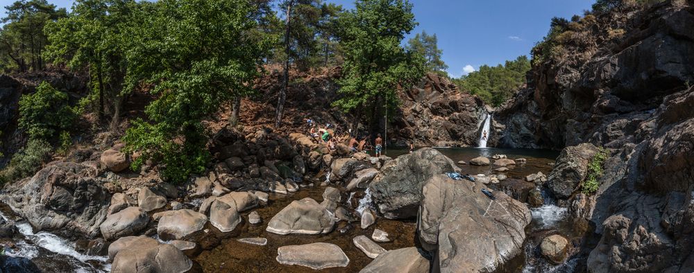 Naturbad in der kühlen Basaltschlucht