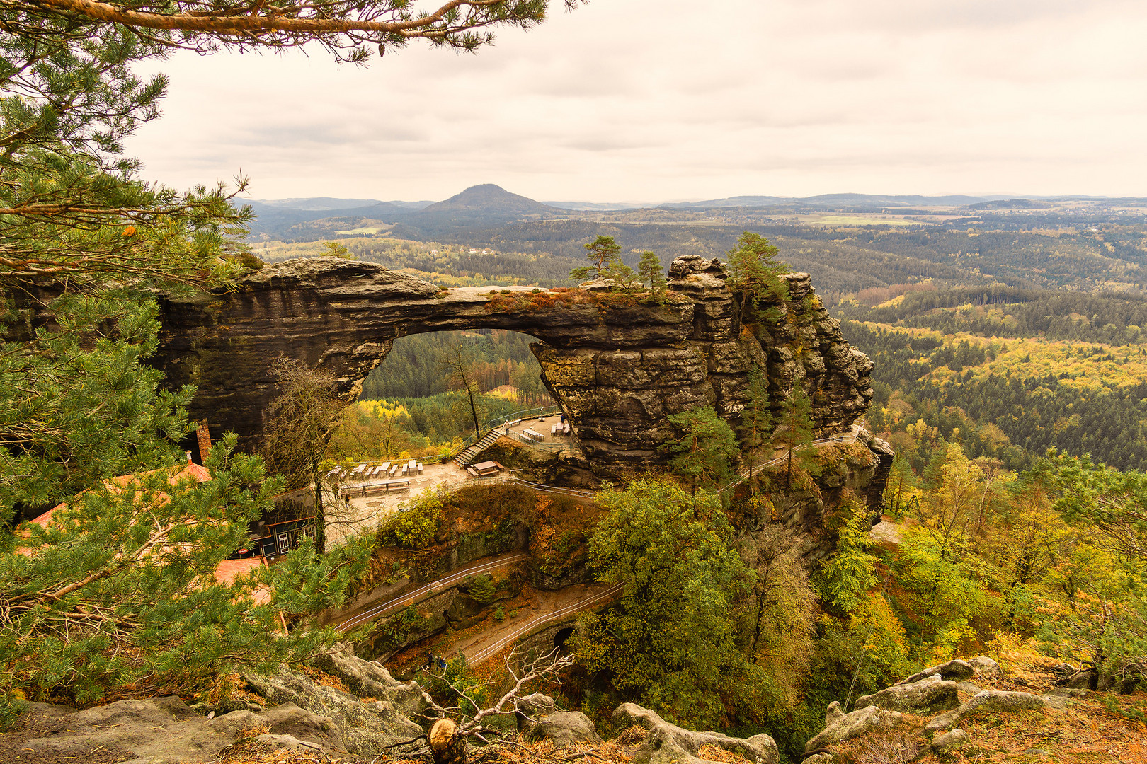 Naturbruecke-Hrensko-SaechsischeSchweiz