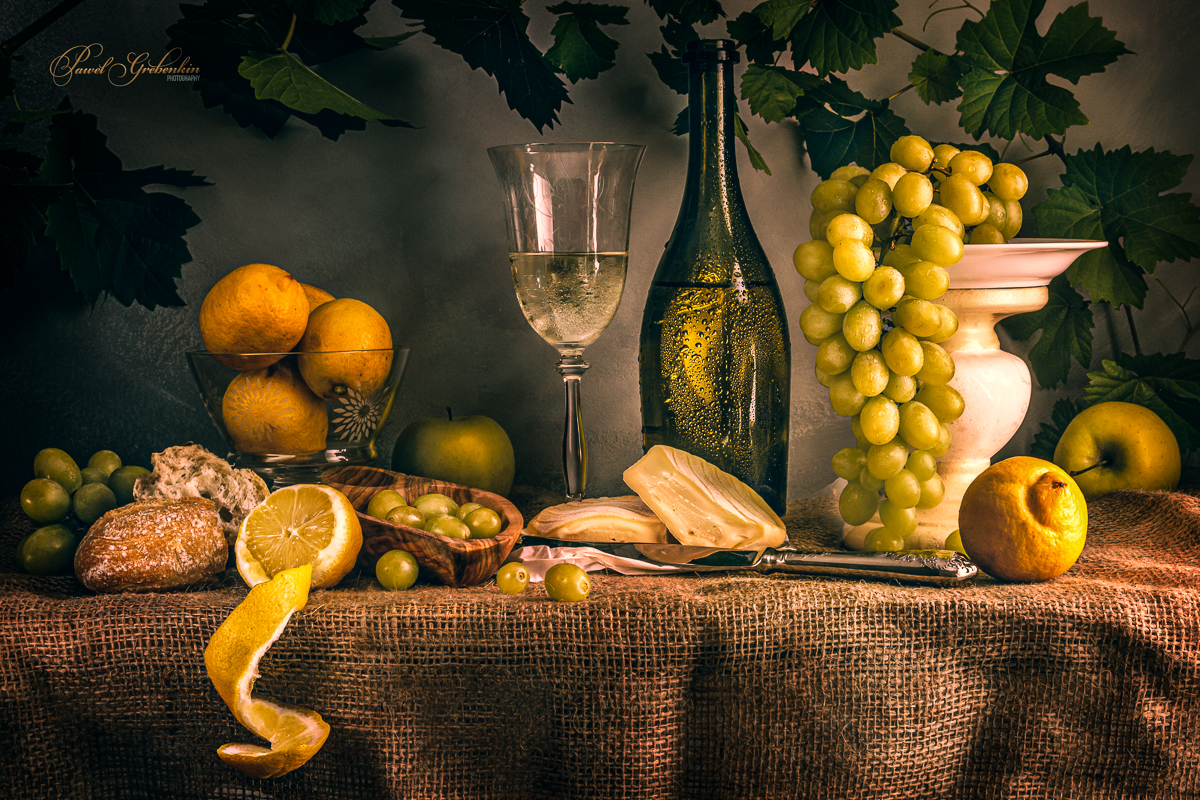 Nature morte with grapes and wine