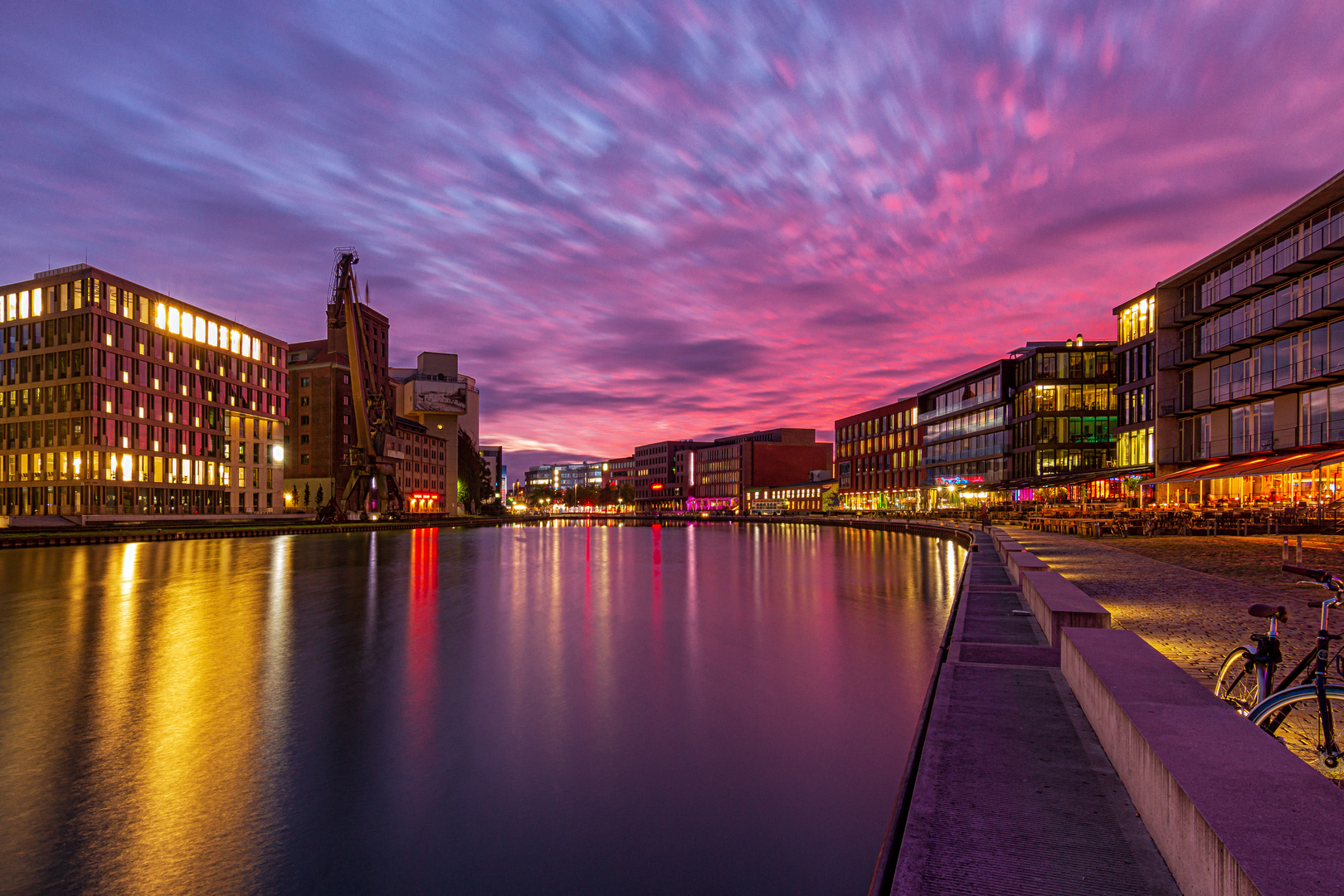 Naturfarbe in Hafen 