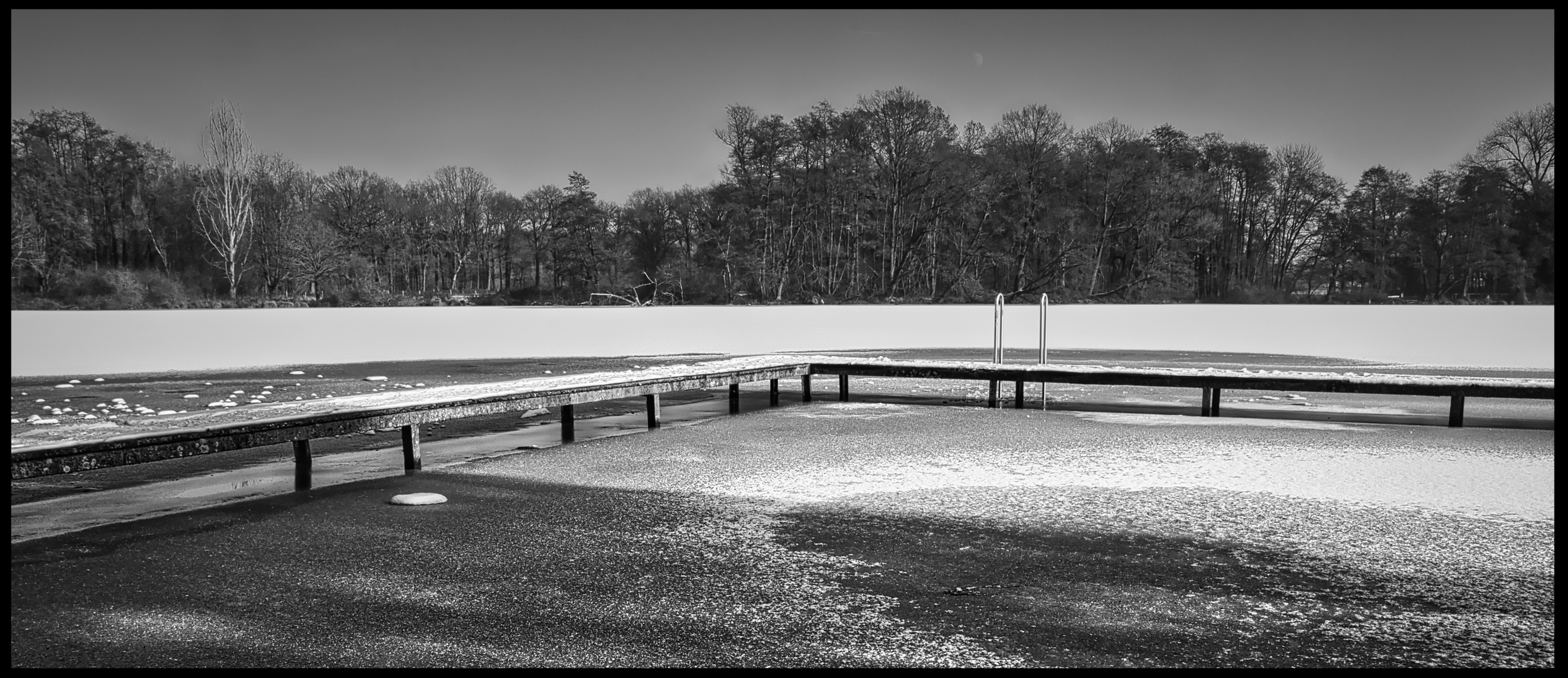 Naturfreibad im Winter