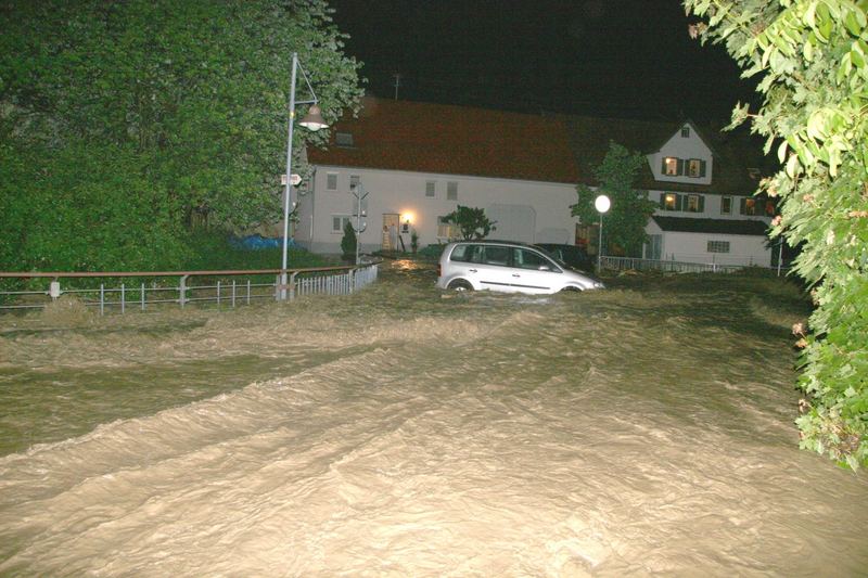 ... Naturgewalten--- Jahrhundertflut im Ort.... der helle Wahnsinn  20.06.07--22:45