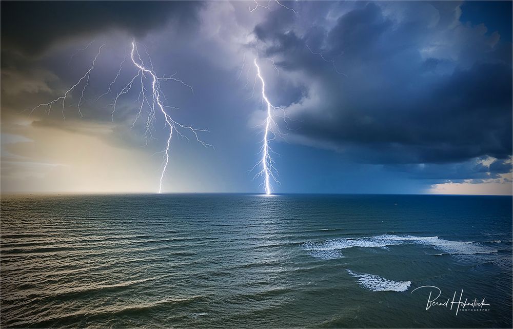 Naturgewalten über der Nordsee .....