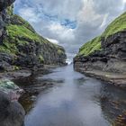 Naturhafen in Gjógv