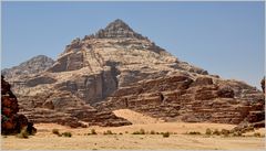 NATURPYRAMIDE IN WADIRUM