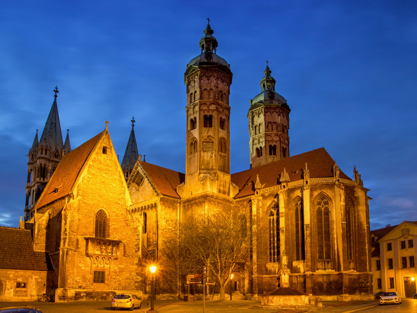 Naumburger Dom zur blauen Stunde