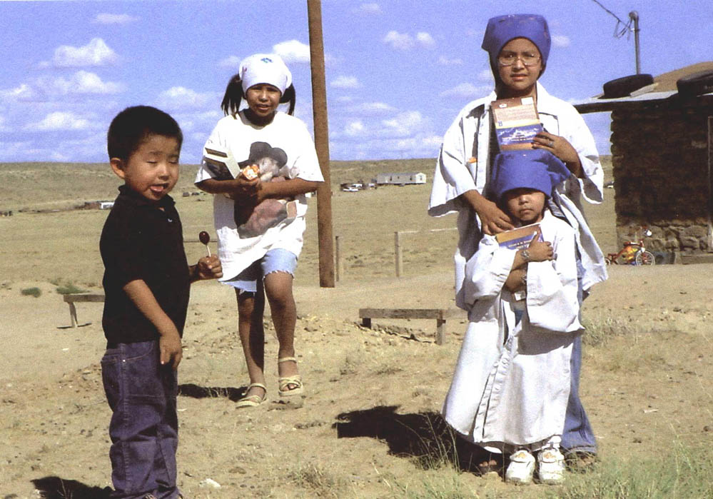 Navajo kids , Chaco Canyon , New Mexico