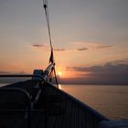 Navigation au coucher de soleil - barque La Savoie