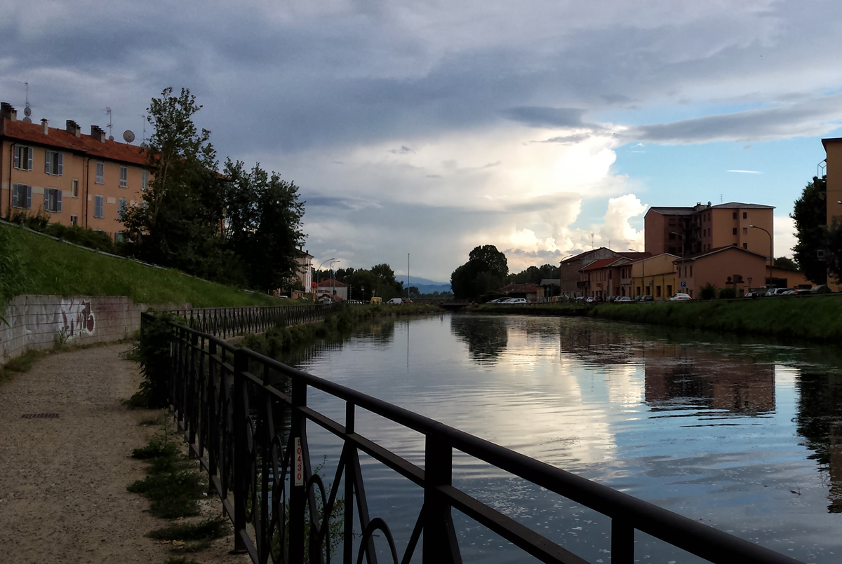 Naviglio e nuvole 2