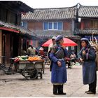 Naxi-Frauen in Baisha, Lijiang, Provinz Yunnan