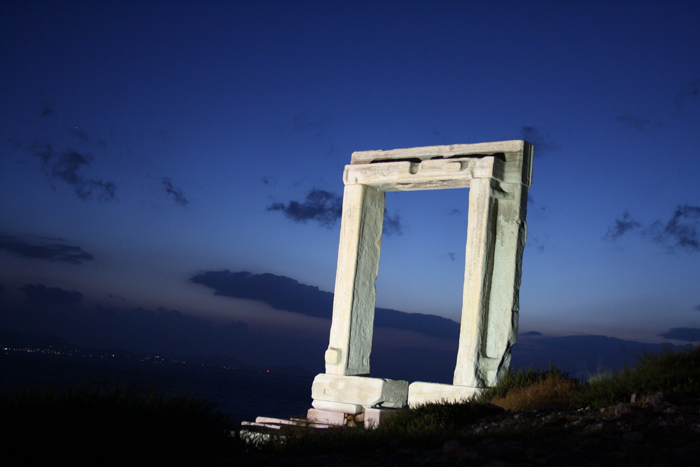 Naxos-Tor bei Nacht 2009