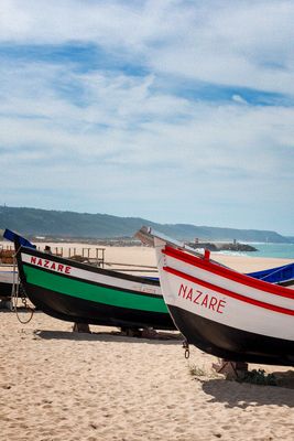 ... nazaré boats ...