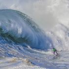 Nazare - der grüne Surfer