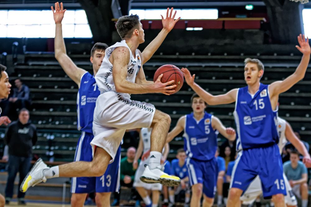 ... NBBL: AB Baskets - Blue Giants Neustadt ...