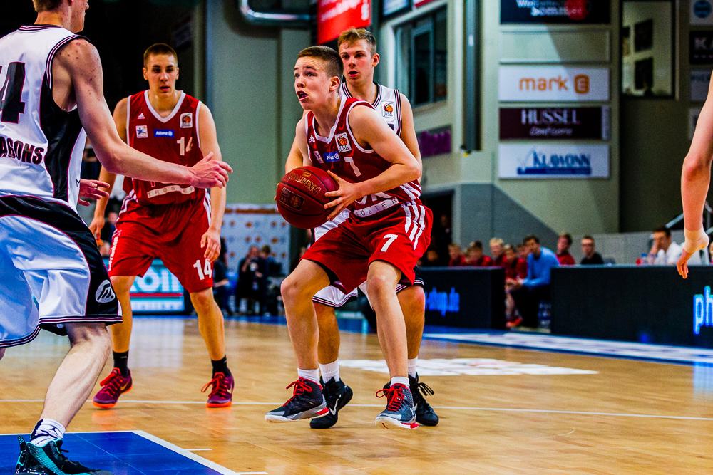 NBBL Young Dragons Quakenbrück (U16) gegen TSV Tröster Breitengüßbach (U16) 1/4