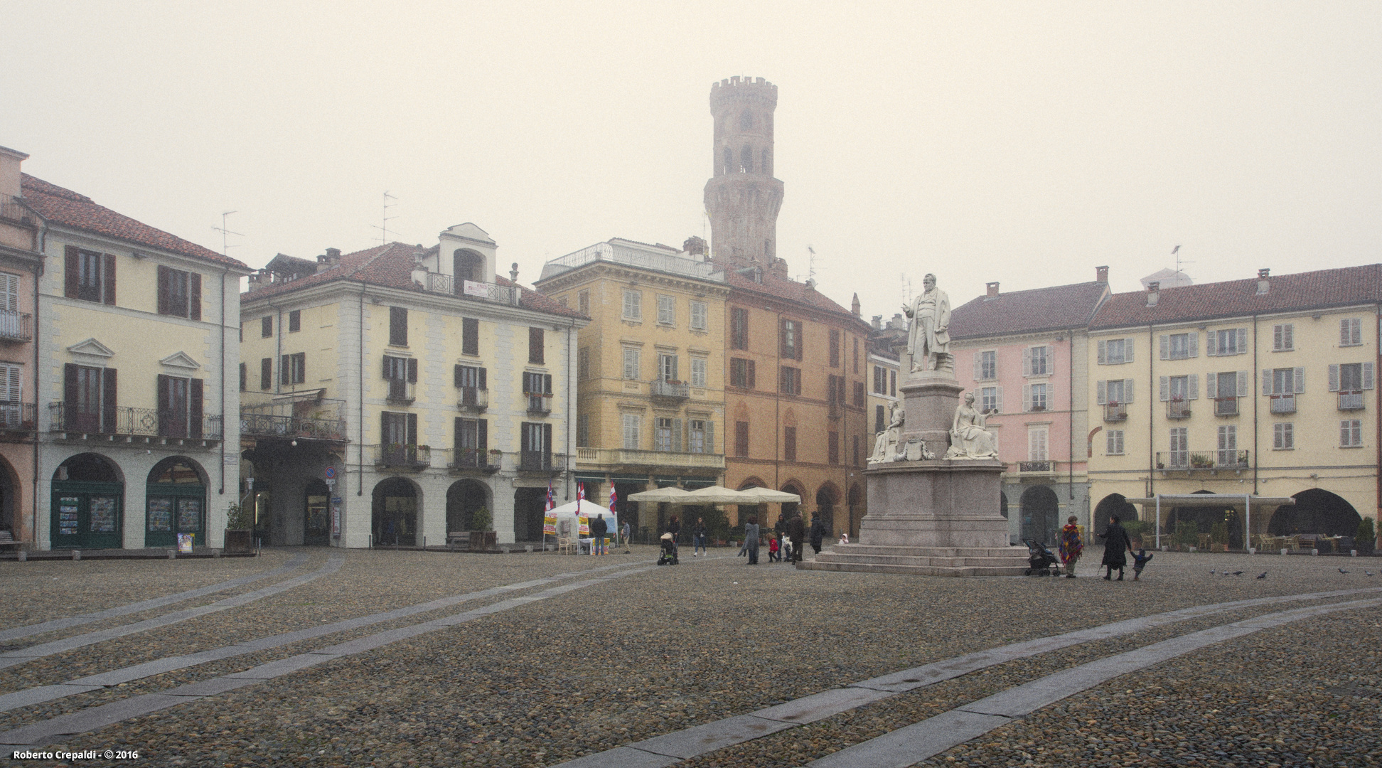 Nebbia in Piazza Cavour