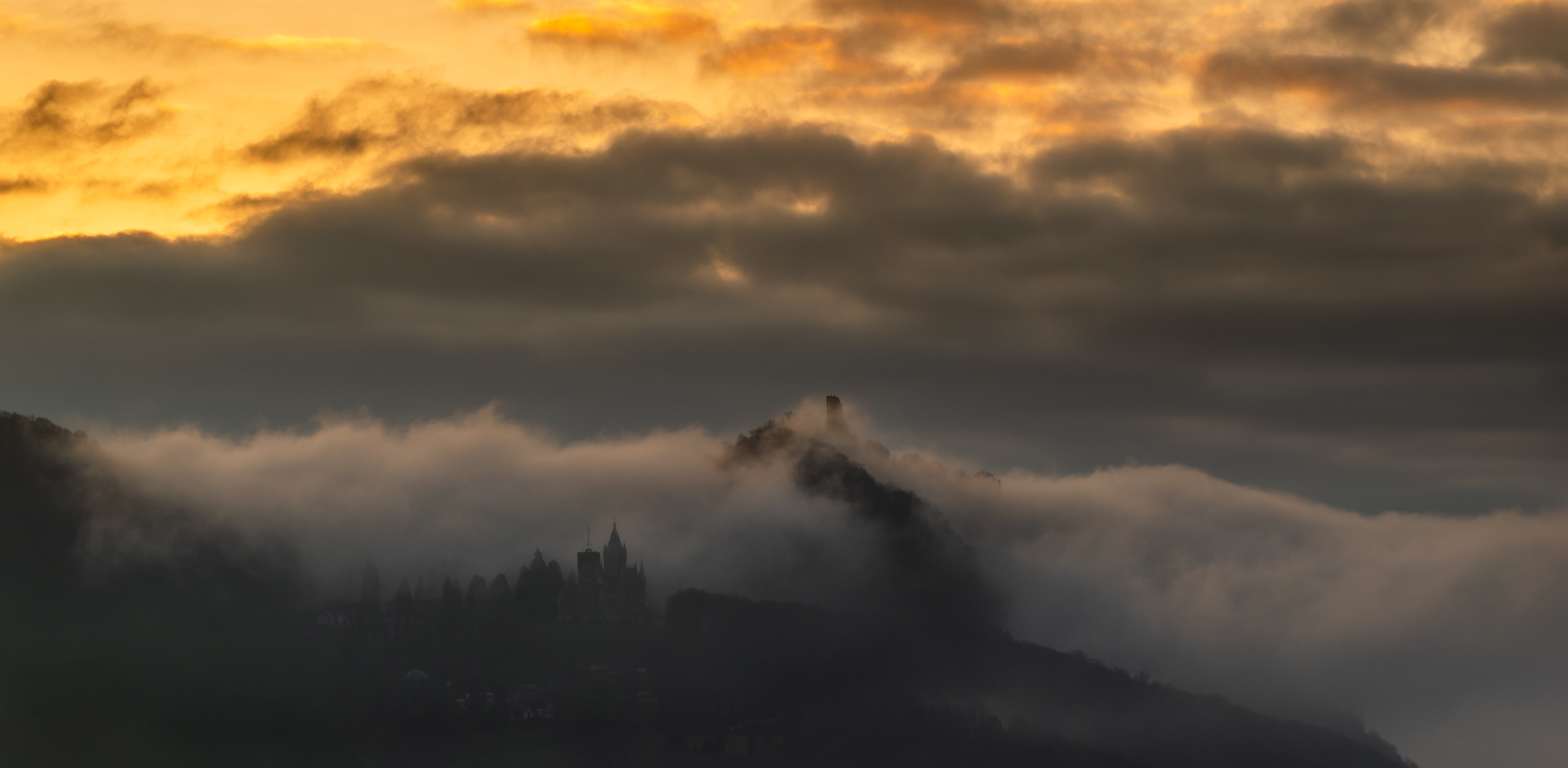 Nebel am Drachenfels