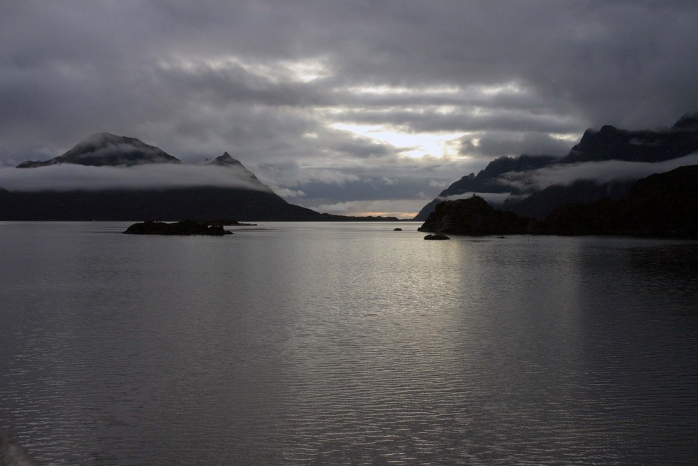 Nebel am Fjord