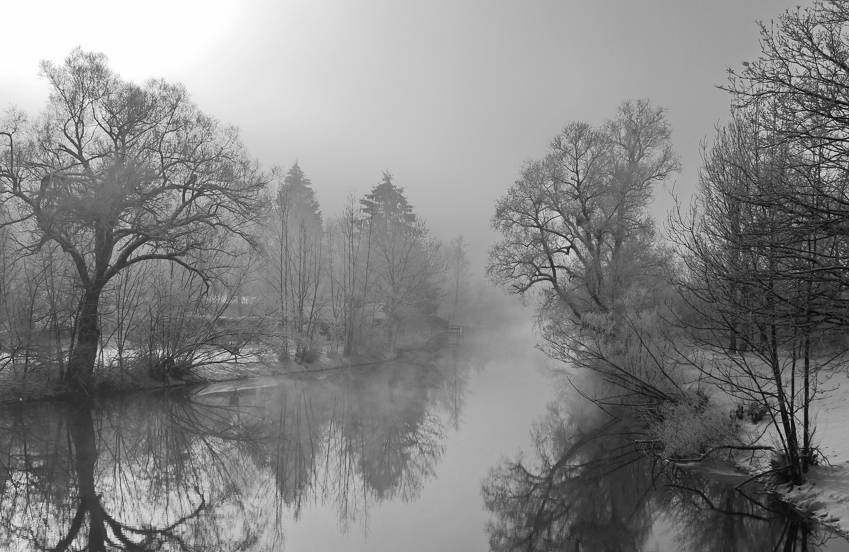 Nebel am Fluss