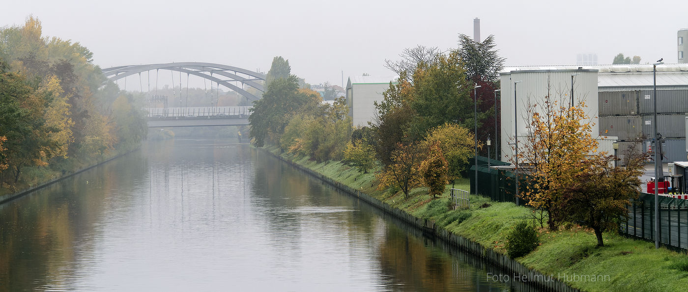 NEBEL AM KANAL