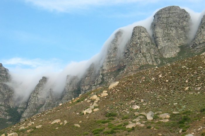 Nebel am Tafelberg in Kapstadt