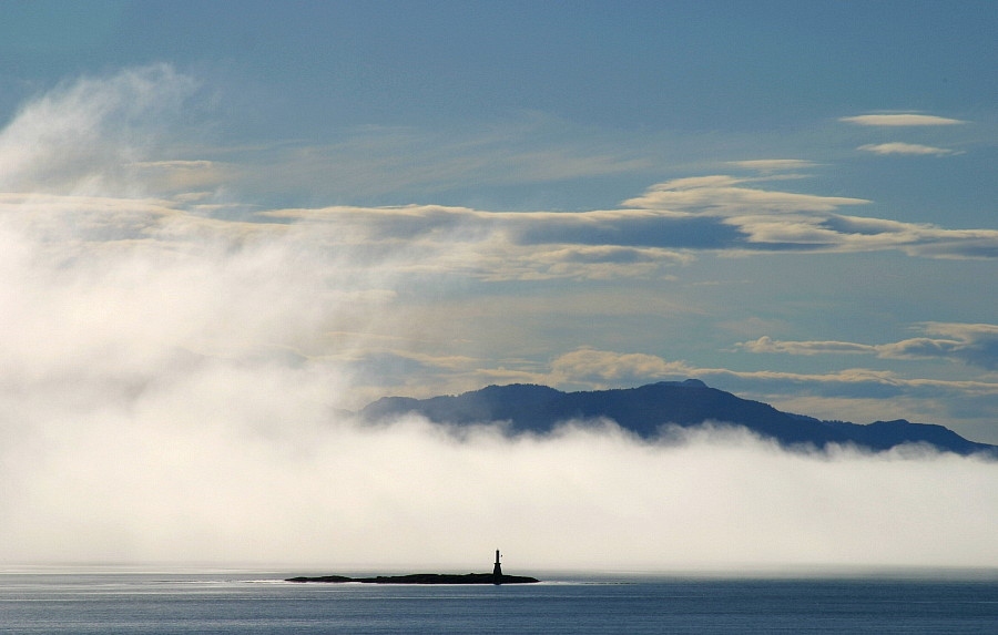 Nebel auf der Fahrt zwischen Prince Rupert und Port Hardy (Westkanada, Inside Passage)