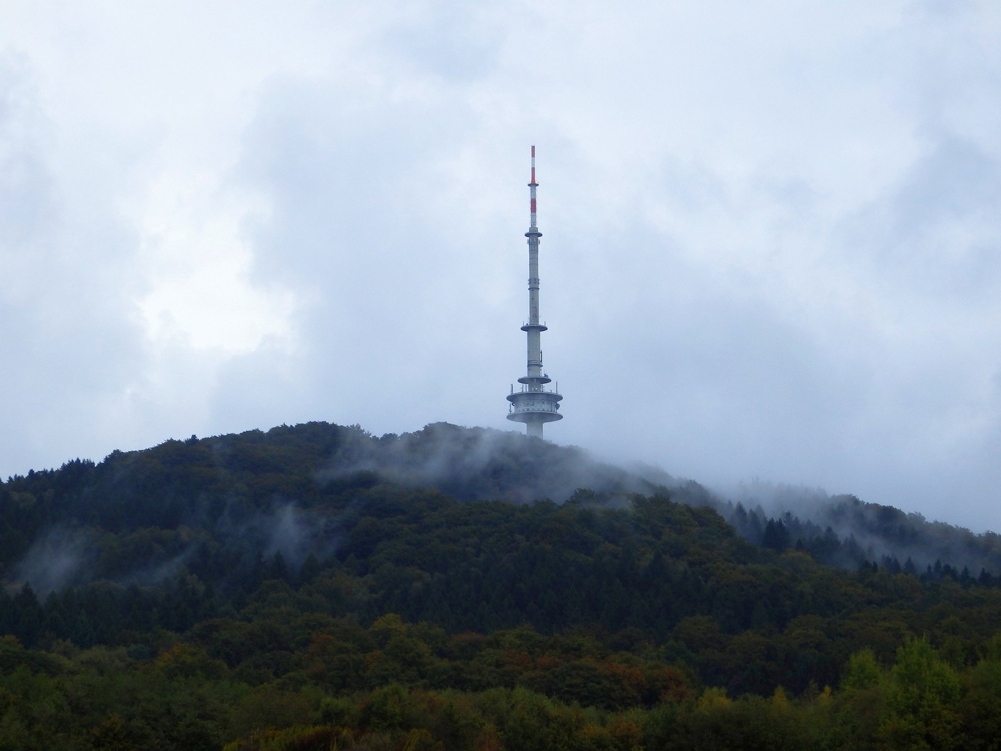 Nebel aus dem Berg