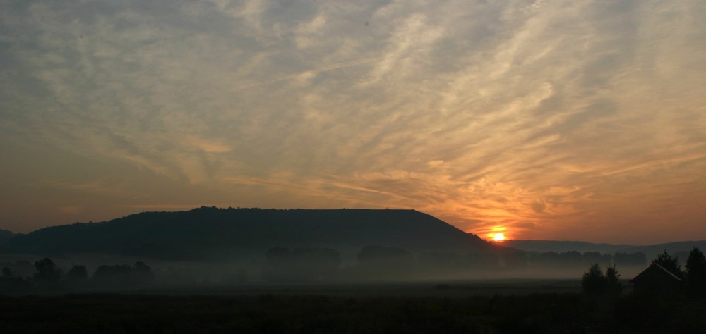 Nebel Berg und Himmelsfeuer