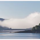 Nebel hinter der Staumauer