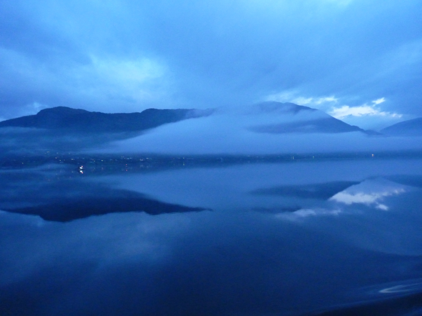 nebel im fjord