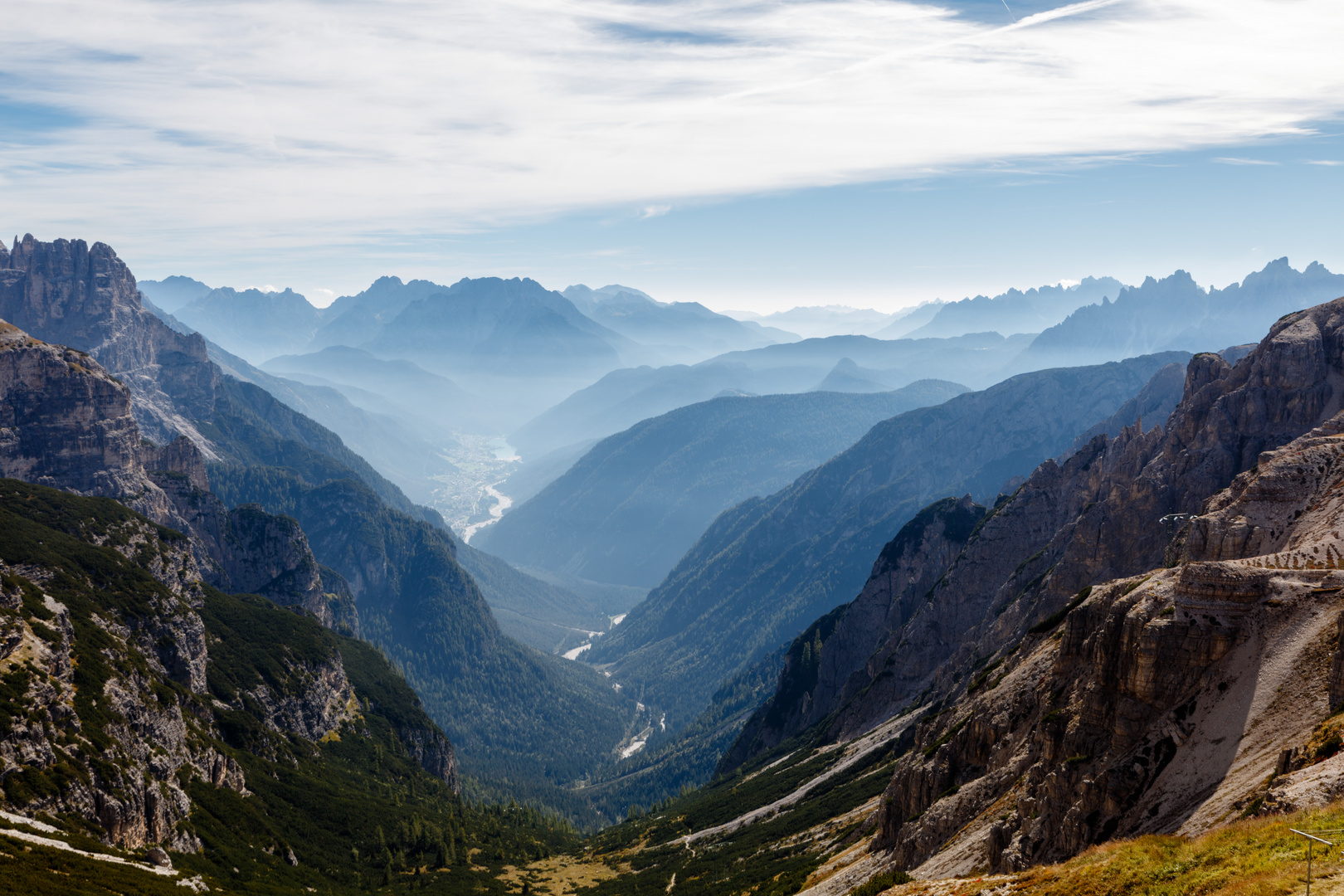 Nebel im Tal in Südtirol