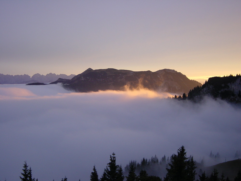 Nebel im Tal - Sonne am Berg