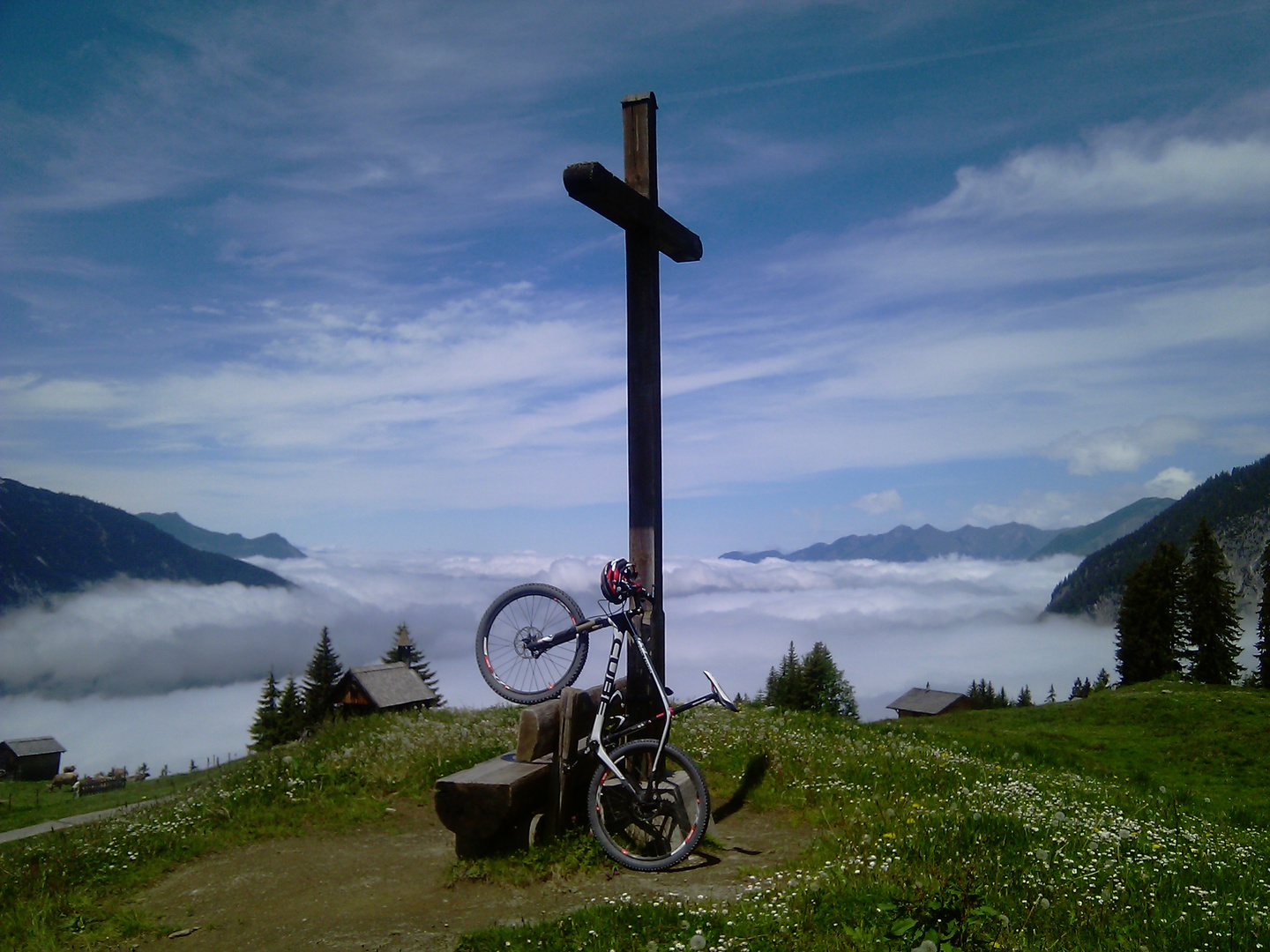 Nebel im Tal, Sonne am Gipfel