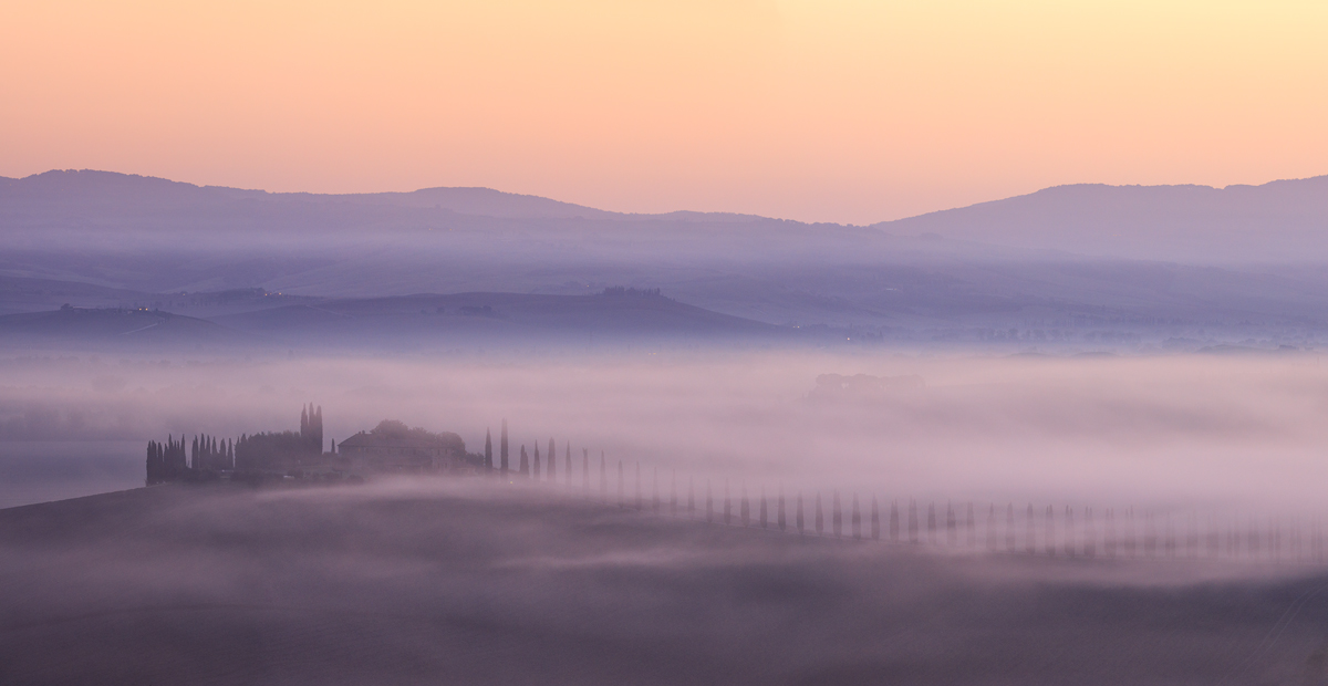 Nebel im Tal von Val d'Orcia Foto der Stunde