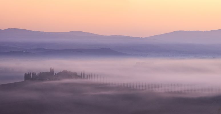 Nebel im Tal von Val d'Orcia Foto der Stunde