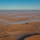 Nebel in den Dünen der Namib am frühen Morgen