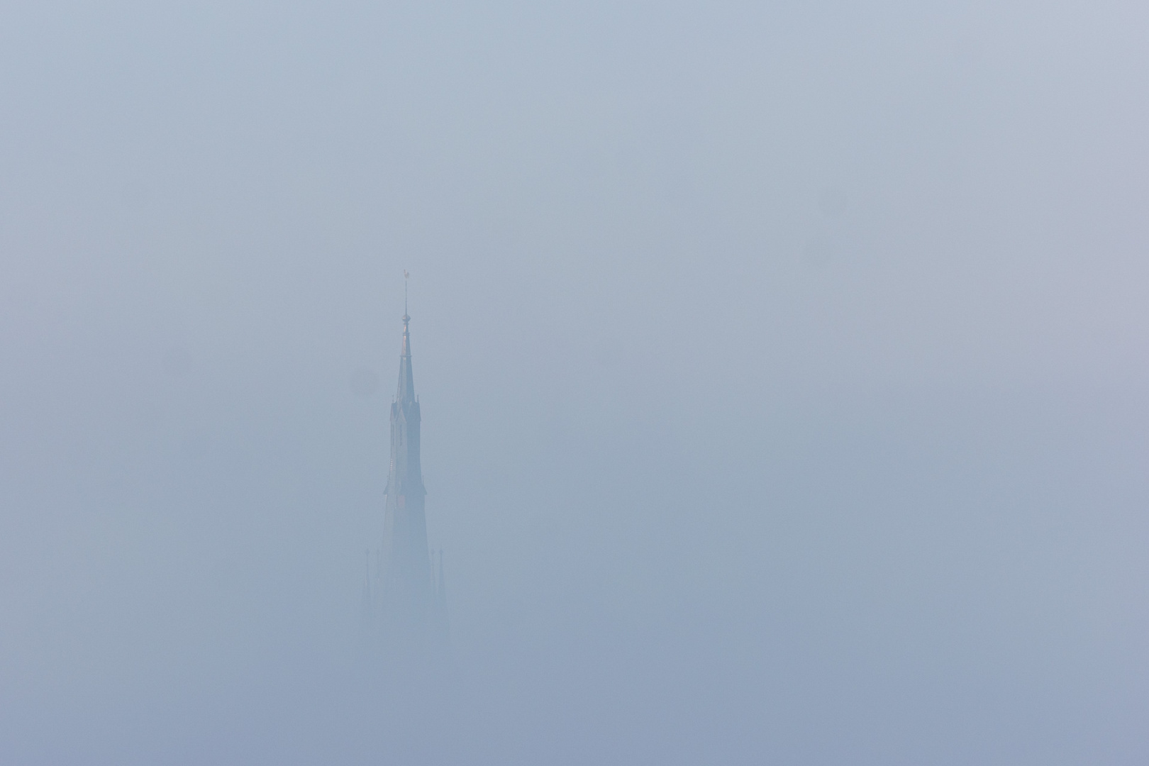 Nebel-Kirche