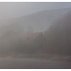 NEBEL // LEBEN - das verträumte Haus am Fluss... (mit Kompositionsanalyse)