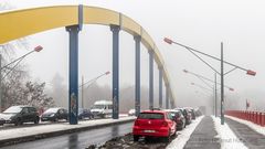 NEBEL LIEGT ÜBER DEM KANAL