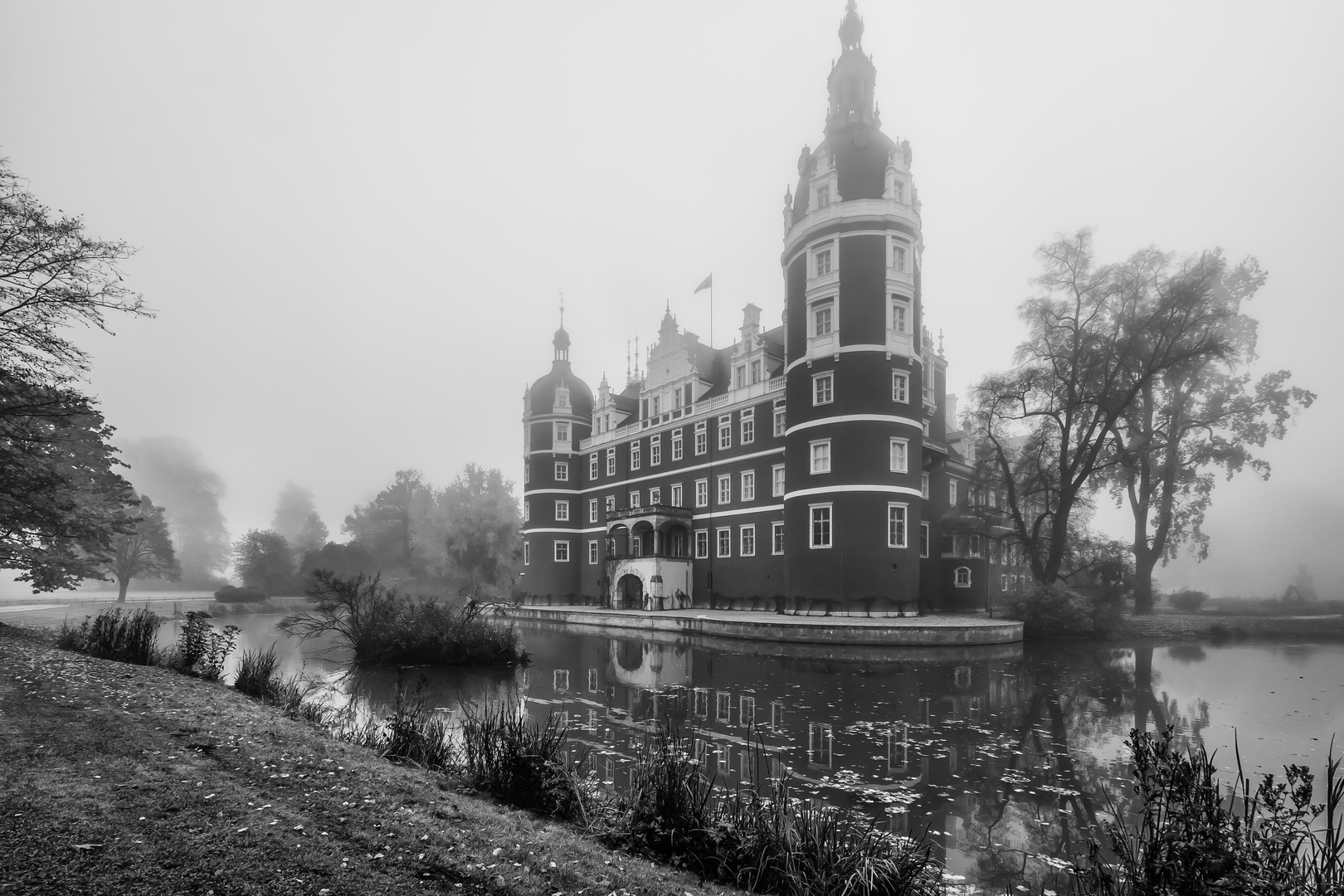 Nebel-Schloss