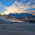 Nebel steigen über den Geroldsee