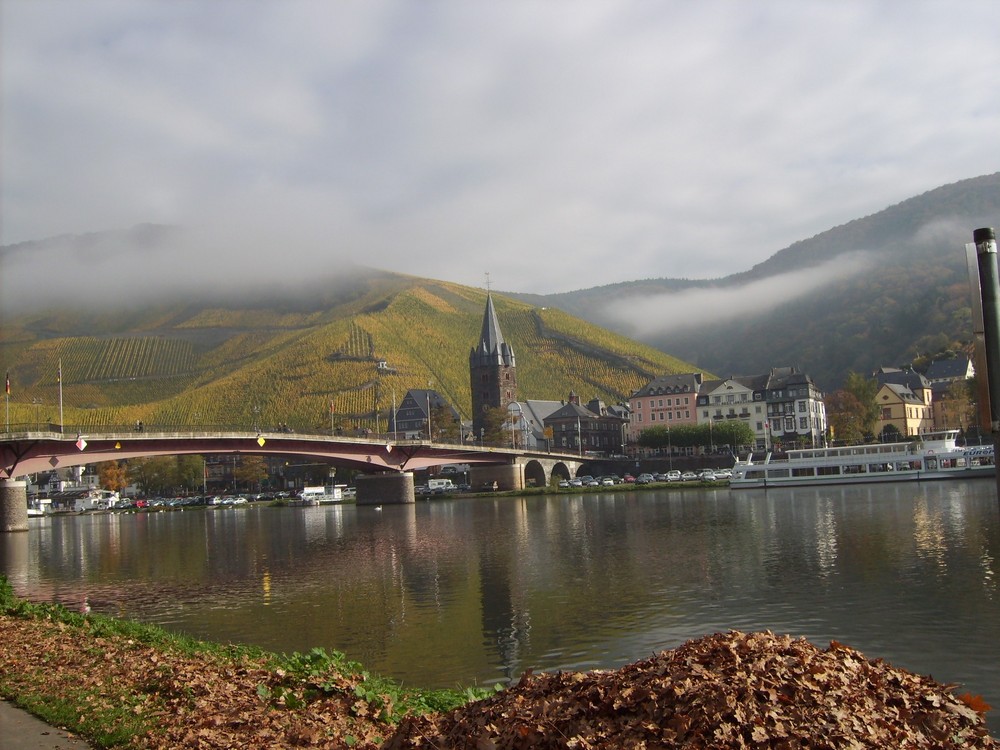 Nebel über Bernkastel-Kues