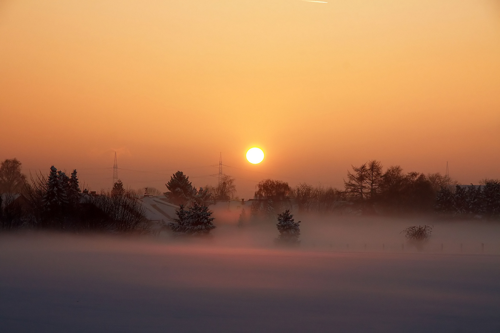 Nebel über dem Schnee