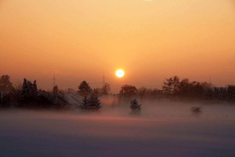 Nebel über dem Schnee