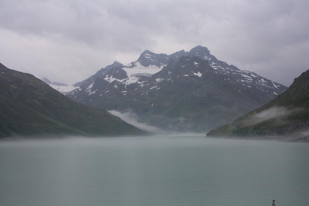 Nebel über dem Wasser