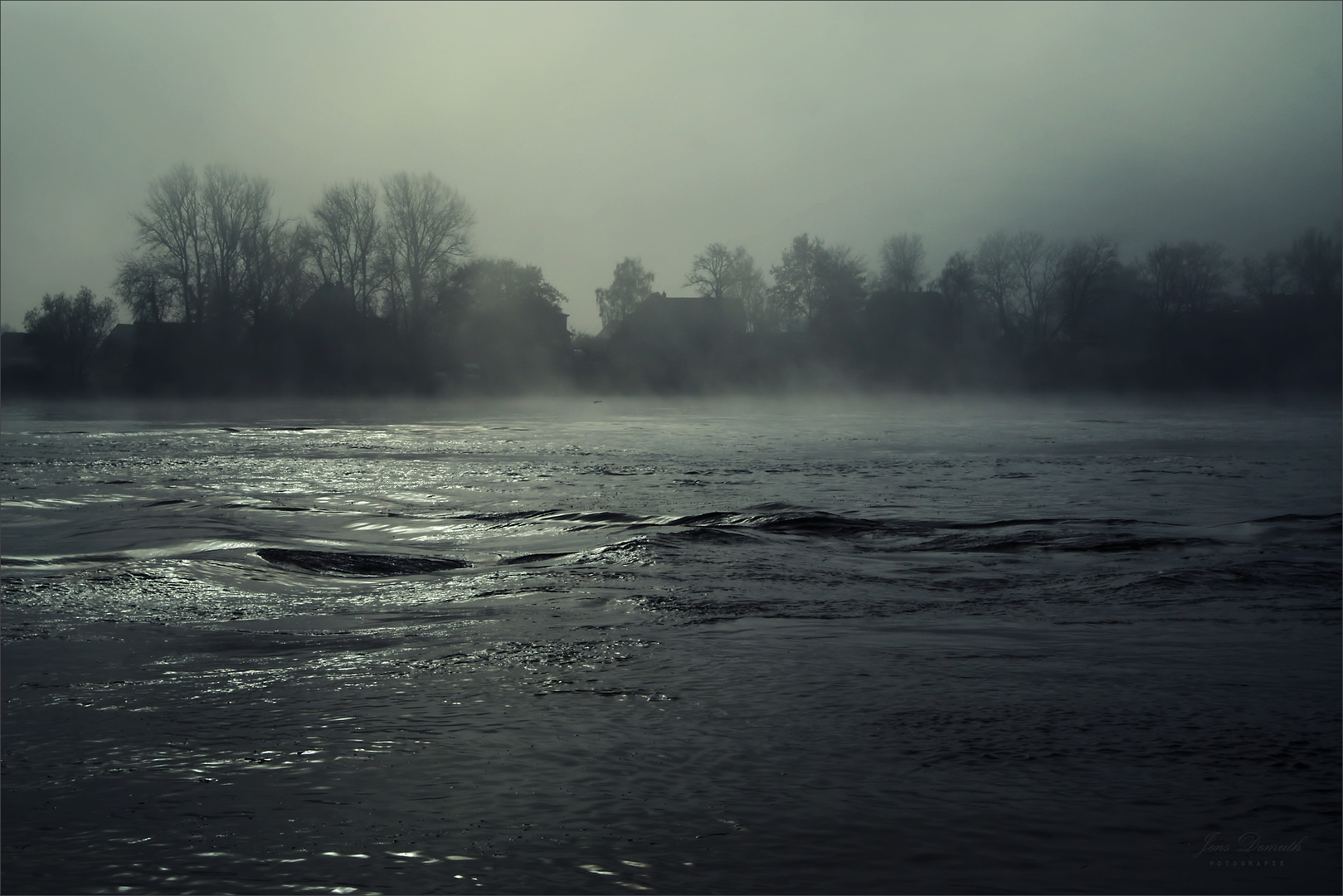 Nebel über der Elbe ()