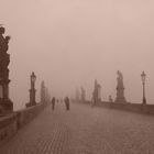 Nebel über der Karlsbrücke
