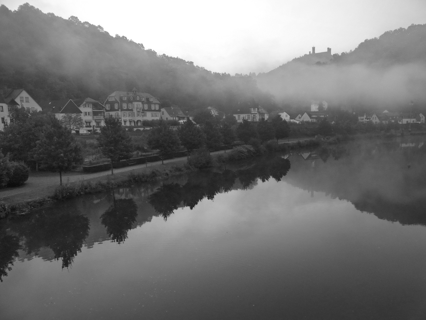 Nebel über der Lahn